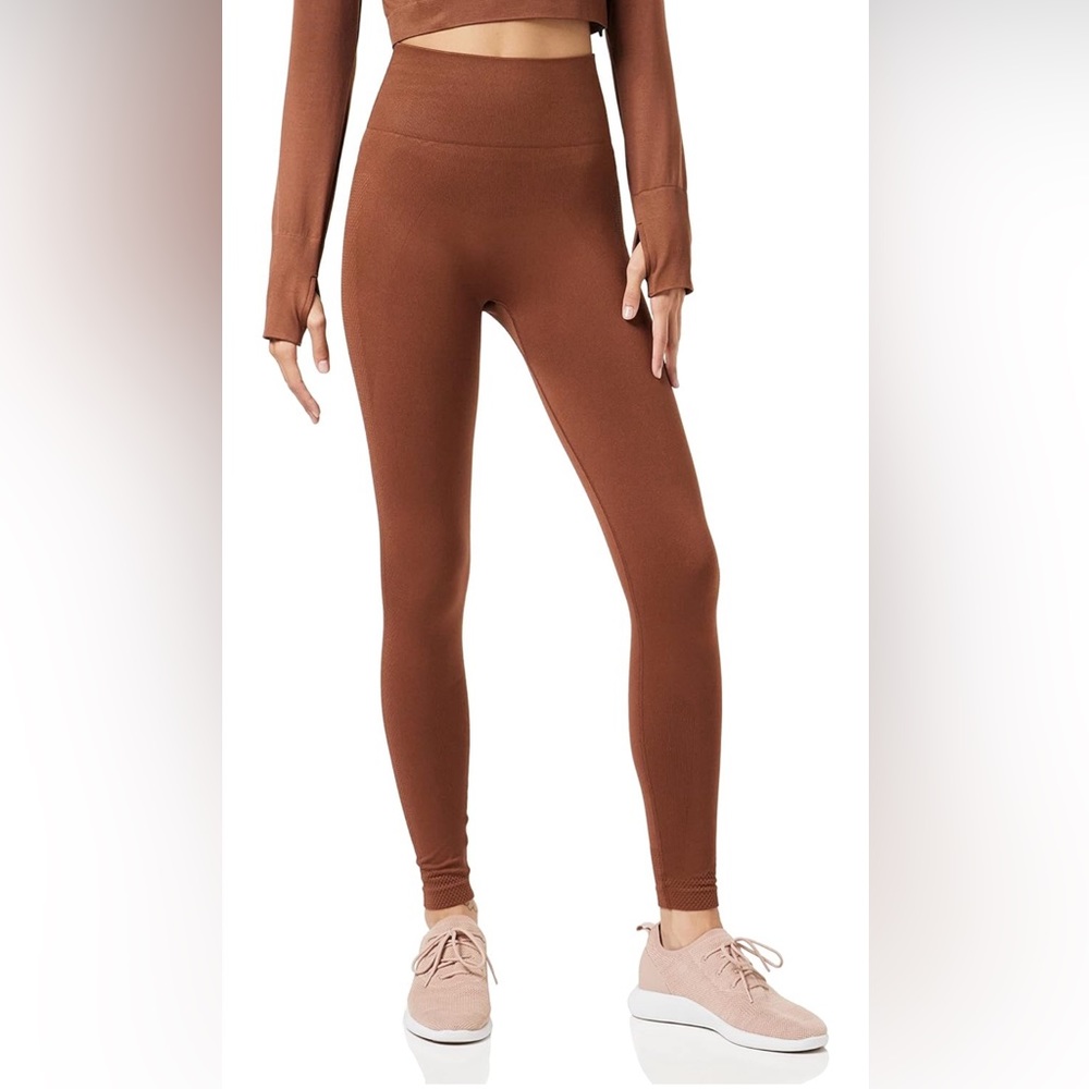 NEW- Core 10 Women's Full Length Seamless Leggings (CHOCOLATE) size Medium